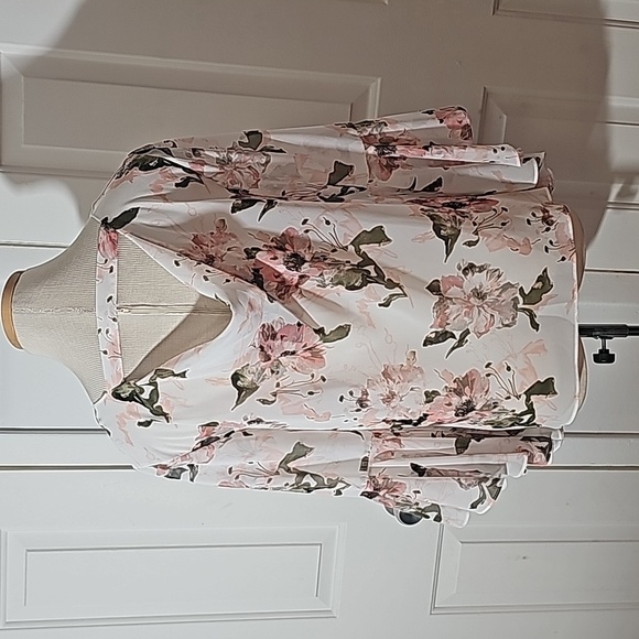 Frank Lyman delicate exquisite women blouse. Size 6. Ruffle sleeves. Excellent - Picture 6 of 12